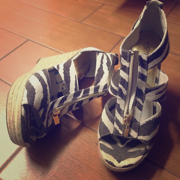 Michael Kors Exotic 🐅 Wedges size 10 - Picture 1 of 3